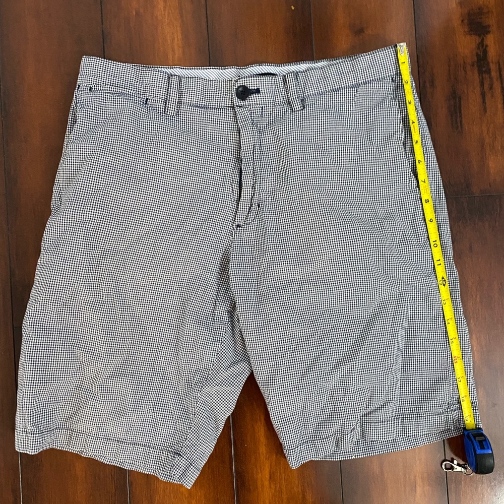 Banana republic men’s shorts size 33
